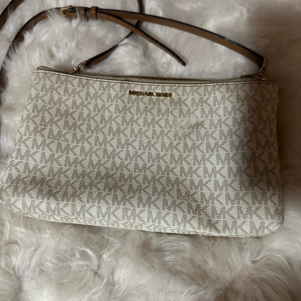 Micheal Kors Cross bag